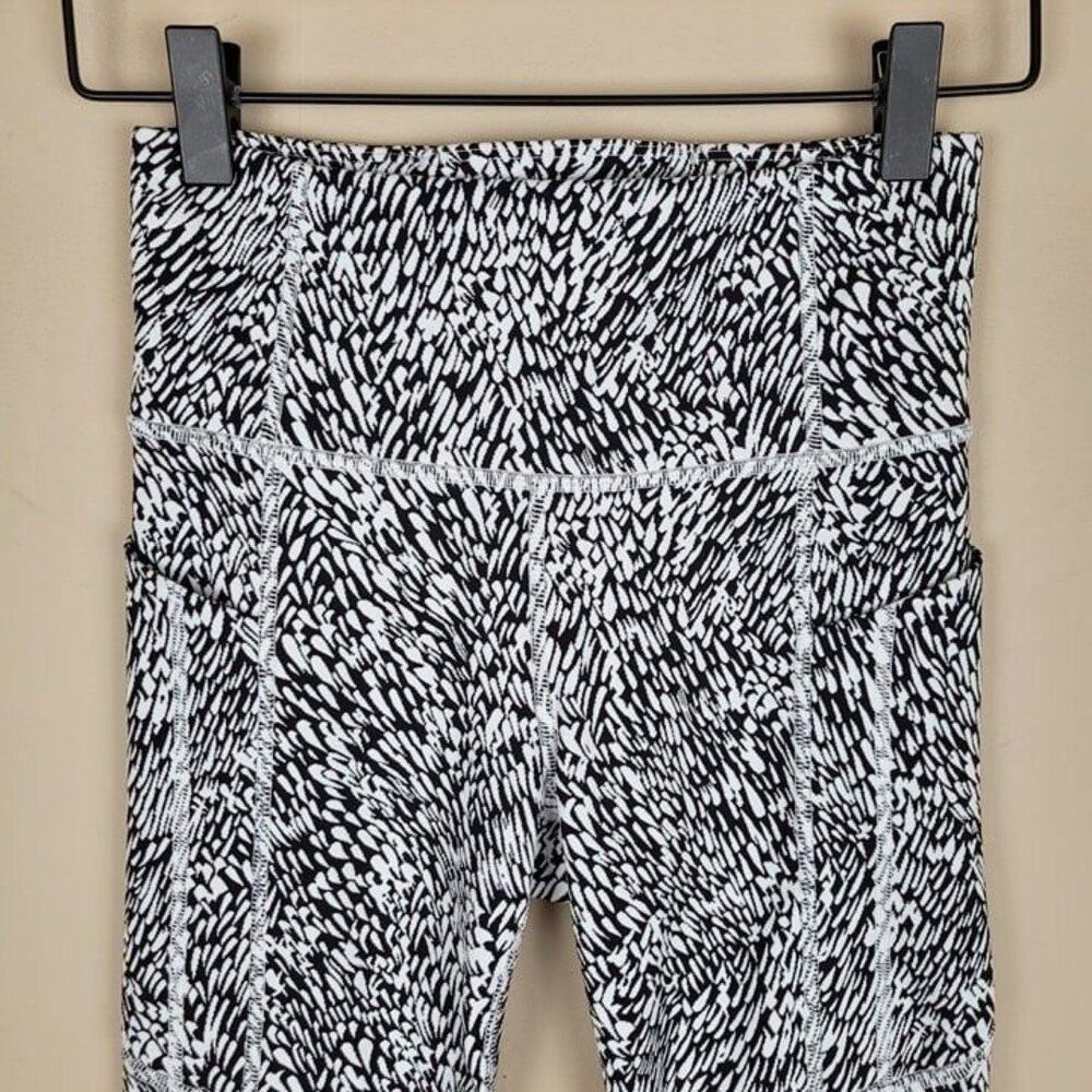 Athleta Size XS Ultimate Stash Textured 7/8 Tight Leggings Tailwind Black White - Picture 4 of 12